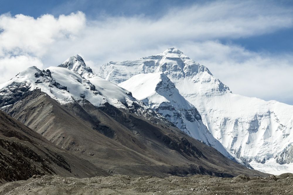 Hvad koster det at bestige Mount Everest: En omfattende økonomisk guide
