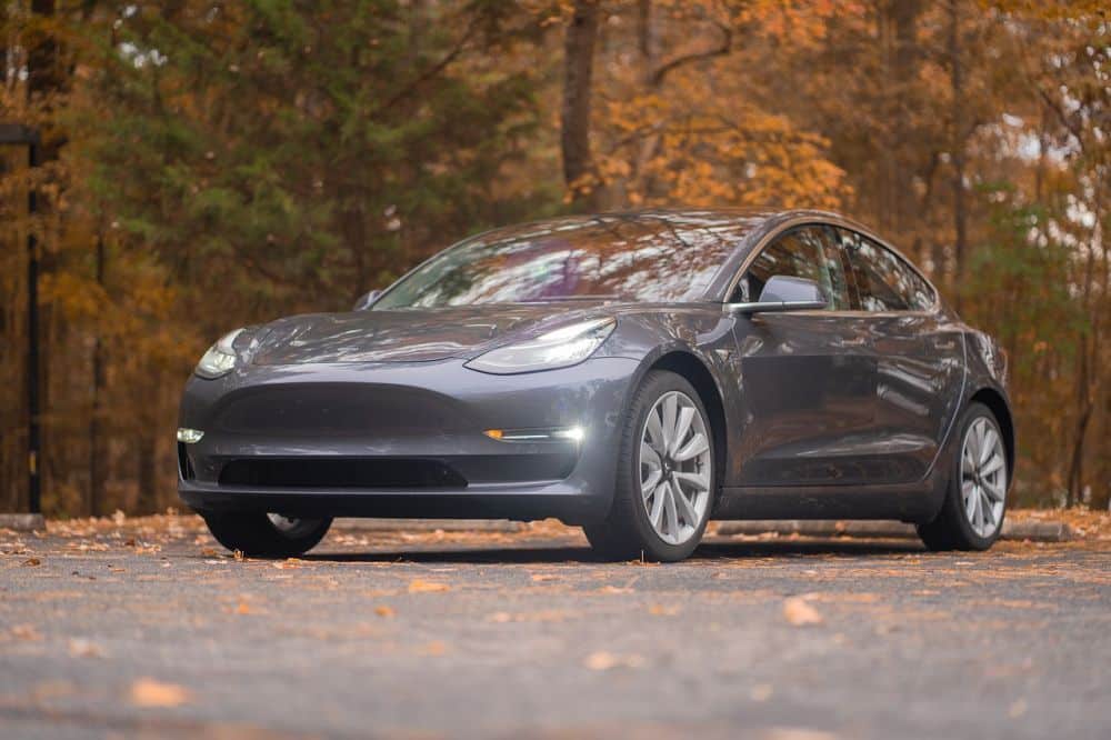 Hvad koster en Tesla model 3?